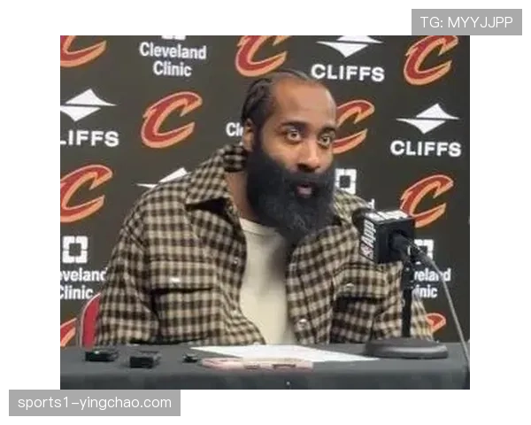 米切尔适应哈登加盟后战术角色 后场双枪磨合效果显著